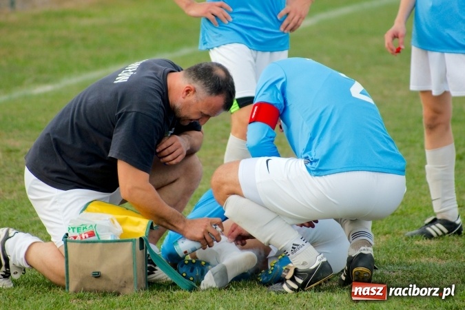 Zdjęcie w galerii na portalu naszraciborz.pl: Dwa do zera, Lyski po mękach żegnają outsidera wiadomości z regionu