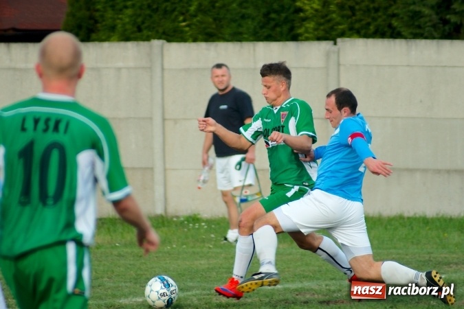 Zdjęcie w galerii na portalu naszraciborz.pl: Dwa do zera, Lyski po mękach żegnają outsidera wiadomości z regionu