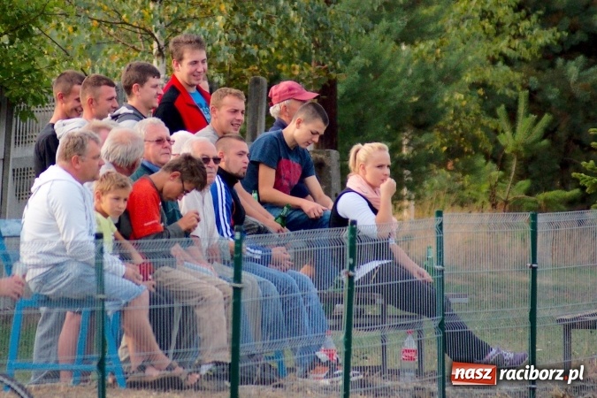 Zdjęcie w galerii na portalu naszraciborz.pl: Dwa do zera, Lyski po mękach żegnają outsidera wiadomości z regionu