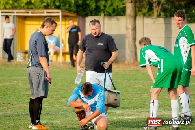 Zdjęcie w galerii na portalu naszraciborz.pl: Dwa do zera, Lyski po mękach żegnają outsidera wiadomości z regionu