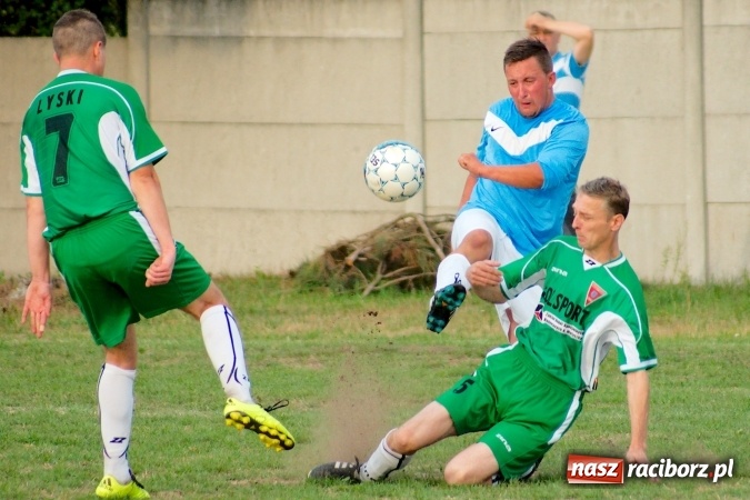 Zdjęcie w galerii na portalu naszraciborz.pl: Dwa do zera, Lyski po mękach żegnają outsidera wiadomości z regionu