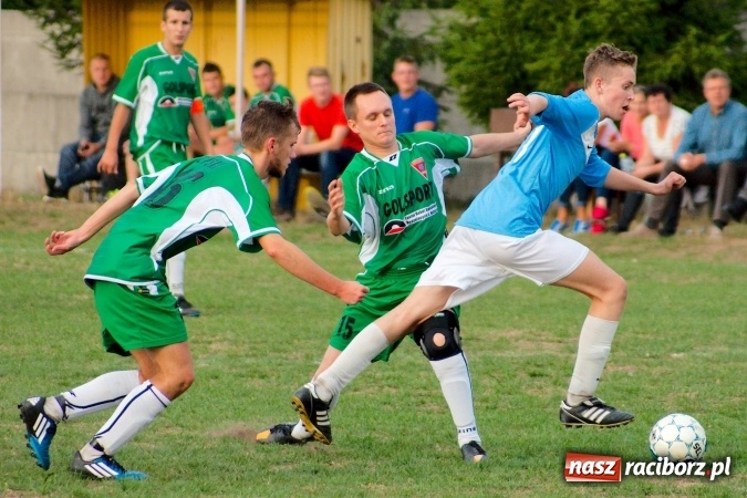 Zdjęcie w galerii na portalu naszraciborz.pl: Dwa do zera, Lyski po mękach żegnają outsidera wiadomości z regionu
