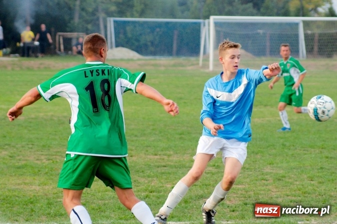 Zdjęcie w galerii na portalu naszraciborz.pl: Dwa do zera, Lyski po mękach żegnają outsidera wiadomości z regionu