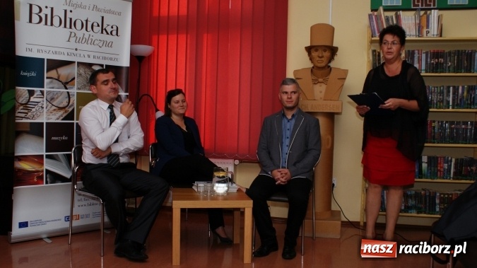 Zdjęcie w galerii na portalu naszraciborz.pl: O Tragedii Górnośląskiej w bibliotece wiadomości z regionu