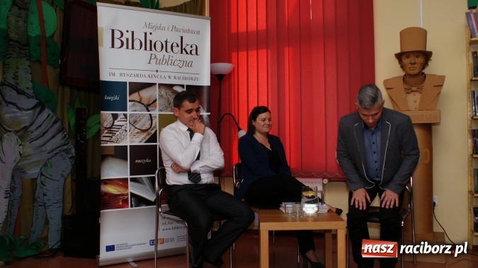 Zdjęcie w galerii na portalu naszraciborz.pl: O Tragedii Górnośląskiej w bibliotece wiadomości z regionu