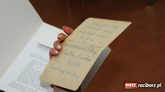 Zdjęcie w galerii na portalu naszraciborz.pl: O Tragedii Górnośląskiej w bibliotece wiadomości z regionu