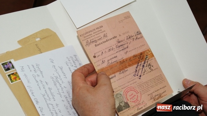 Zdjęcie w galerii na portalu naszraciborz.pl: O Tragedii Górnośląskiej w bibliotece wiadomości z regionu