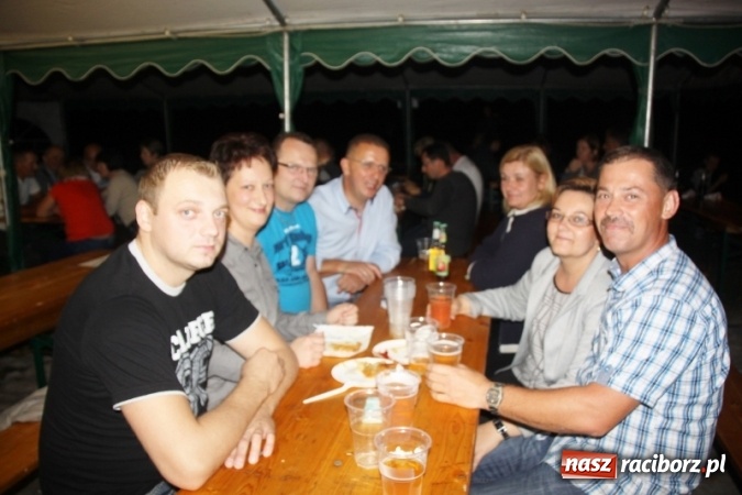 Zdjęcie w galerii na portalu naszraciborz.pl: Zabawa odpustowa w Wojnowicach rozpoczęta wiadomości z regionu