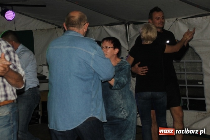 Zdjęcie w galerii na portalu naszraciborz.pl: Zabawa odpustowa w Wojnowicach rozpoczęta wiadomości z regionu