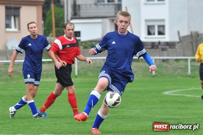 Zdjęcie w galerii na portalu naszraciborz.pl: Pewne trzy punkty Studziennej, Buków ciągle bez wygranej wiadomości z regionu