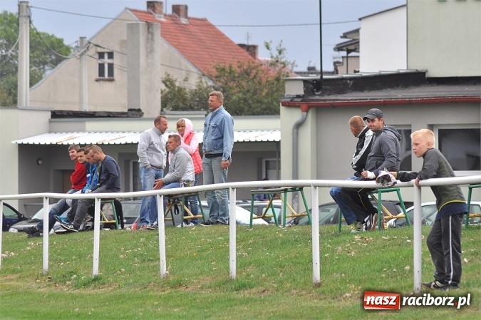 Zdjęcie w galerii na portalu naszraciborz.pl: Pewne trzy punkty Studziennej, Buków ciągle bez wygranej wiadomości z regionu
