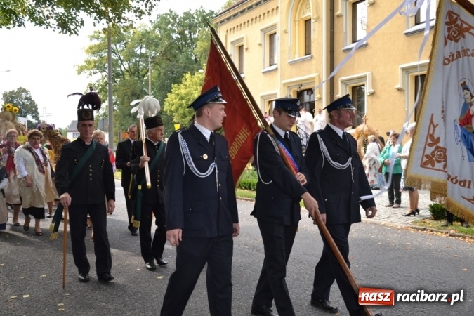 Zdjęcie w galerii na portalu naszraciborz.pl: Wstrząśnijmy naszymi sumieniami i podzielmy się chlebem! Dożynki Diecezji Gliwickiej w Rudach wiadomości z regionu