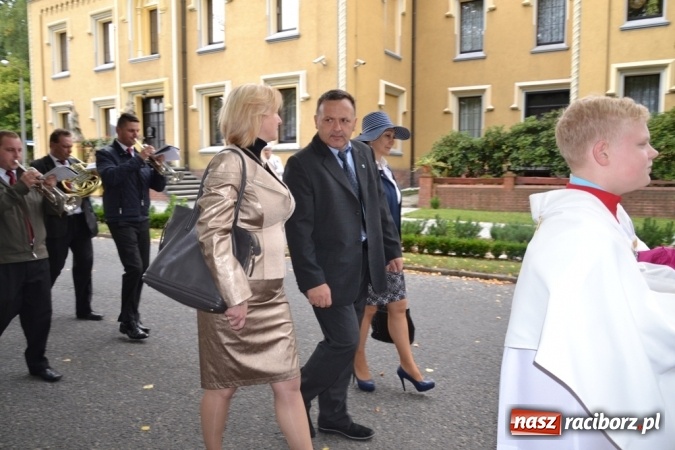 Zdjęcie w galerii na portalu naszraciborz.pl: Wstrząśnijmy naszymi sumieniami i podzielmy się chlebem! Dożynki Diecezji Gliwickiej w Rudach wiadomości z regionu