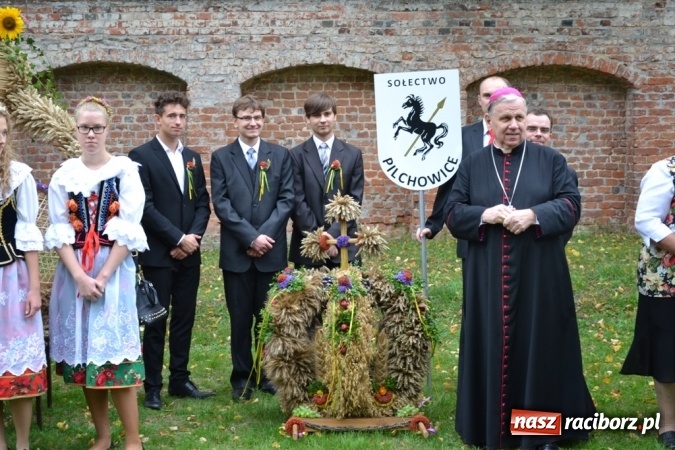 Zdjęcie w galerii na portalu naszraciborz.pl: Wstrząśnijmy naszymi sumieniami i podzielmy się chlebem! Dożynki Diecezji Gliwickiej w Rudach wiadomości z regionu