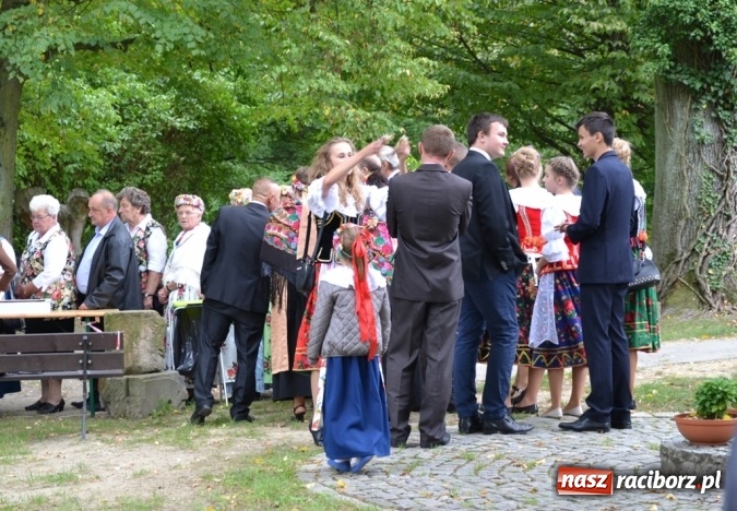 Zdjęcie w galerii na portalu naszraciborz.pl: Wstrząśnijmy naszymi sumieniami i podzielmy się chlebem! Dożynki Diecezji Gliwickiej w Rudach wiadomości z regionu