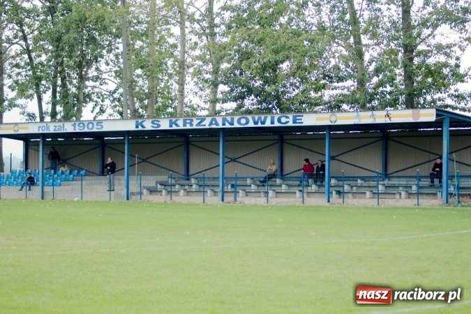 Zdjęcie w galerii na portalu naszraciborz.pl: Juniorzy starsi: Nigdy nie należy się poddawać! Pierwsze zwycięstwo juniorów Owsiszcz wiadomości z regionu