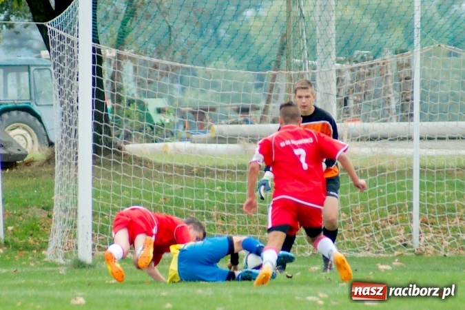 Zdjęcie w galerii na portalu naszraciborz.pl: Juniorzy starsi: Nigdy nie należy się poddawać! Pierwsze zwycięstwo juniorów Owsiszcz wiadomości z regionu