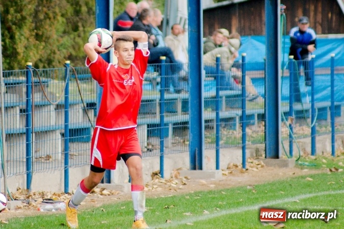 Zdjęcie w galerii na portalu naszraciborz.pl: Juniorzy starsi: Nigdy nie należy się poddawać! Pierwsze zwycięstwo juniorów Owsiszcz wiadomości z regionu