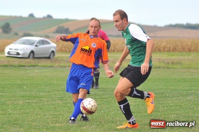 Zdjęcie w galerii na portalu naszraciborz.pl: Emocje w Grzegorzowicach. Trzy czerwone kartki i zwycięstwo Sparty wiadomości z regionu