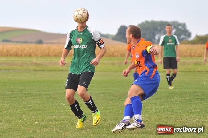 Zdjęcie w galerii na portalu naszraciborz.pl: Emocje w Grzegorzowicach. Trzy czerwone kartki i zwycięstwo Sparty wiadomości z regionu