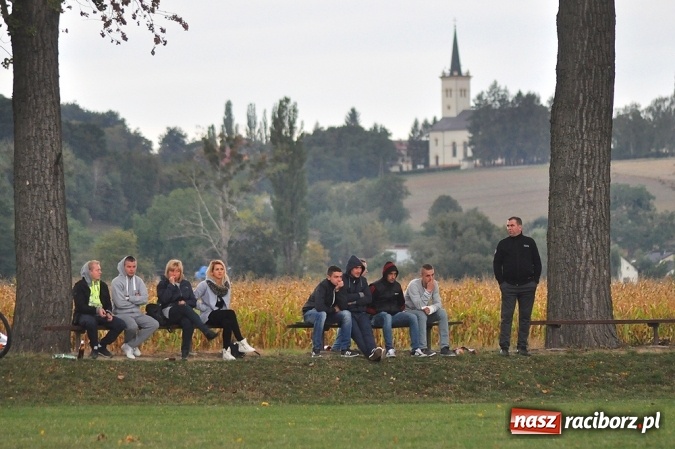 Zdjęcie w galerii na portalu naszraciborz.pl: Emocje w Grzegorzowicach. Trzy czerwone kartki i zwycięstwo Sparty wiadomości z regionu