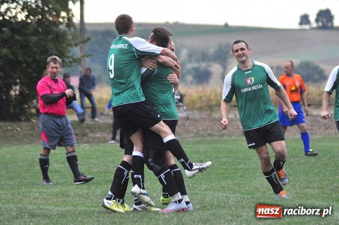 Zdjęcie w galerii na portalu naszraciborz.pl: Emocje w Grzegorzowicach. Trzy czerwone kartki i zwycięstwo Sparty wiadomości z regionu