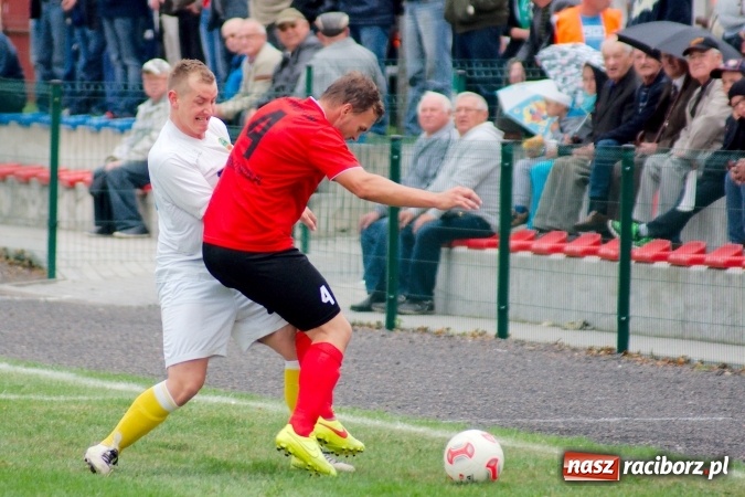 Zdjęcie w galerii na portalu naszraciborz.pl: A klasa: Derby gminy dla Tworkowa. Tysięczny mecz Dariusza Podlaska wiadomości z regionu