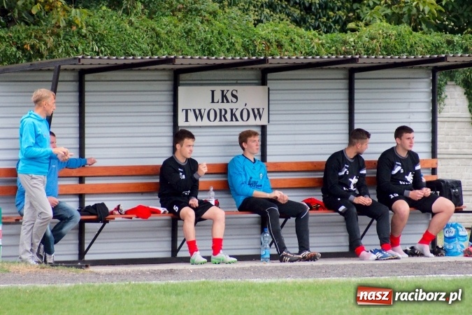 Zdjęcie w galerii na portalu naszraciborz.pl: A klasa: Derby gminy dla Tworkowa. Tysięczny mecz Dariusza Podlaska wiadomości z regionu