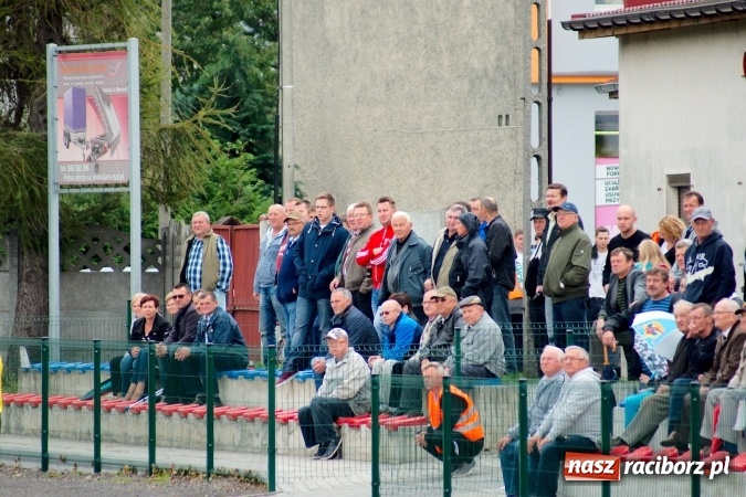 Zdjęcie w galerii na portalu naszraciborz.pl: A klasa: Derby gminy dla Tworkowa. Tysięczny mecz Dariusza Podlaska wiadomości z regionu