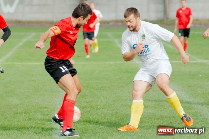 Zdjęcie w galerii na portalu naszraciborz.pl: A klasa: Derby gminy dla Tworkowa. Tysięczny mecz Dariusza Podlaska wiadomości z regionu