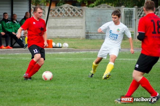 Zdjęcie w galerii na portalu naszraciborz.pl: A klasa: Derby gminy dla Tworkowa. Tysięczny mecz Dariusza Podlaska wiadomości z regionu