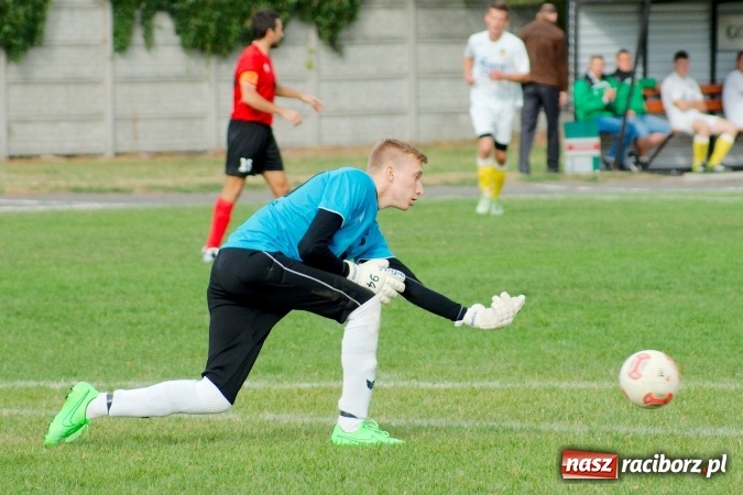 Zdjęcie w galerii na portalu naszraciborz.pl: A klasa: Derby gminy dla Tworkowa. Tysięczny mecz Dariusza Podlaska wiadomości z regionu