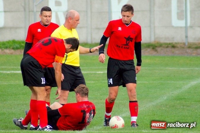 Zdjęcie w galerii na portalu naszraciborz.pl: A klasa: Derby gminy dla Tworkowa. Tysięczny mecz Dariusza Podlaska wiadomości z regionu