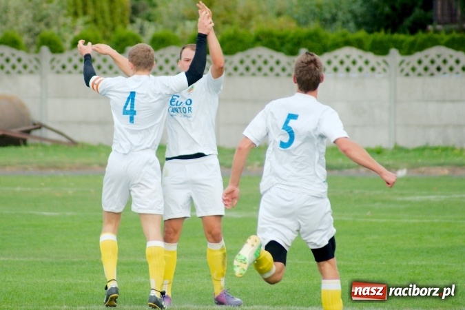 Zdjęcie w galerii na portalu naszraciborz.pl: A klasa: Derby gminy dla Tworkowa. Tysięczny mecz Dariusza Podlaska wiadomości z regionu