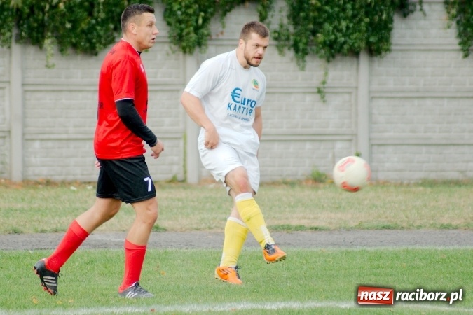 Zdjęcie w galerii na portalu naszraciborz.pl: A klasa: Derby gminy dla Tworkowa. Tysięczny mecz Dariusza Podlaska wiadomości z regionu
