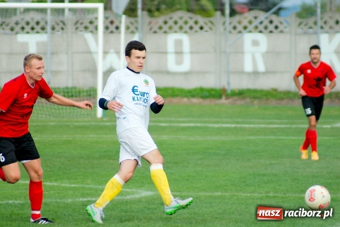 Zdjęcie w galerii na portalu naszraciborz.pl: A klasa: Derby gminy dla Tworkowa. Tysięczny mecz Dariusza Podlaska wiadomości z regionu