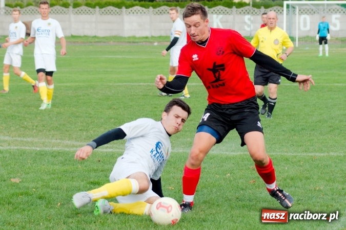 Zdjęcie w galerii na portalu naszraciborz.pl: A klasa: Derby gminy dla Tworkowa. Tysięczny mecz Dariusza Podlaska wiadomości z regionu
