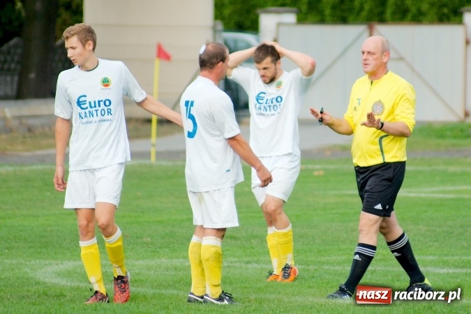 Zdjęcie w galerii na portalu naszraciborz.pl: A klasa: Derby gminy dla Tworkowa. Tysięczny mecz Dariusza Podlaska wiadomości z regionu