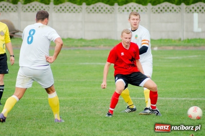 Zdjęcie w galerii na portalu naszraciborz.pl: A klasa: Derby gminy dla Tworkowa. Tysięczny mecz Dariusza Podlaska wiadomości z regionu