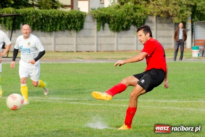 Zdjęcie w galerii na portalu naszraciborz.pl: A klasa: Derby gminy dla Tworkowa. Tysięczny mecz Dariusza Podlaska wiadomości z regionu