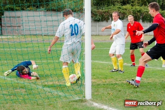 Zdjęcie w galerii na portalu naszraciborz.pl: A klasa: Derby gminy dla Tworkowa. Tysięczny mecz Dariusza Podlaska wiadomości z regionu