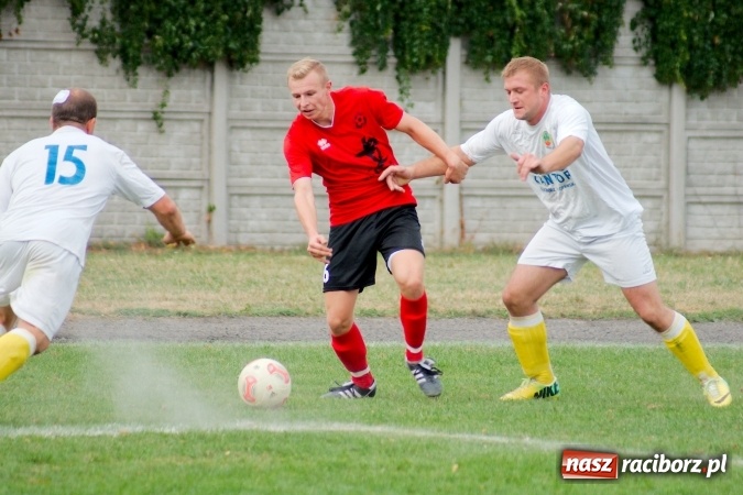 Zdjęcie w galerii na portalu naszraciborz.pl: A klasa: Derby gminy dla Tworkowa. Tysięczny mecz Dariusza Podlaska wiadomości z regionu