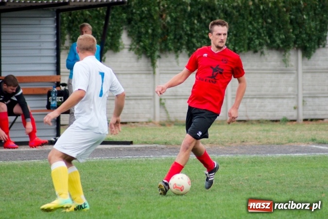 Zdjęcie w galerii na portalu naszraciborz.pl: A klasa: Derby gminy dla Tworkowa. Tysięczny mecz Dariusza Podlaska wiadomości z regionu