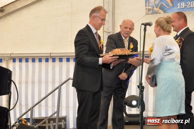 Zdjęcie w galerii na portalu naszraciborz.pl: Dożynki miejskie w Sudole - zobacz korowód na wideo wiadomości z regionu