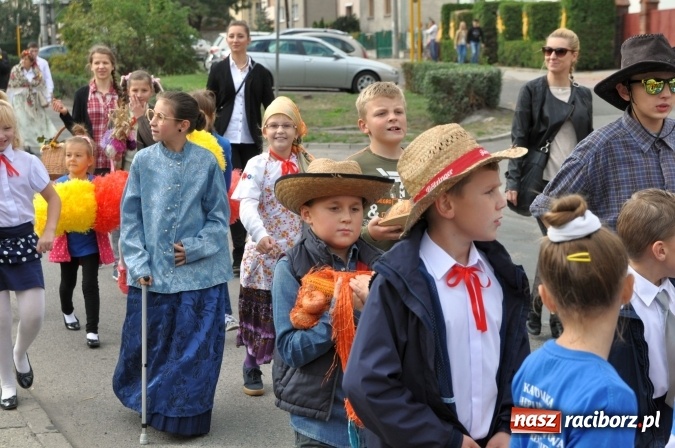 Zdjęcie w galerii na portalu naszraciborz.pl: Dożynki miejskie w Sudole - zobacz korowód na wideo wiadomości z regionu