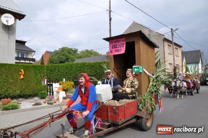 Zdjęcie w galerii na portalu naszraciborz.pl: Dożynki miejskie w Sudole - zobacz korowód na wideo wiadomości z regionu