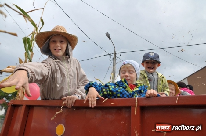Zdjęcie w galerii na portalu naszraciborz.pl: Dożynki miejskie w Sudole - zobacz korowód na wideo wiadomości z regionu