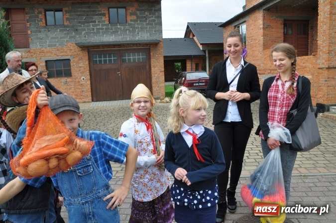 Zdjęcie w galerii na portalu naszraciborz.pl: Dożynki miejskie w Sudole - zobacz korowód na wideo wiadomości z regionu