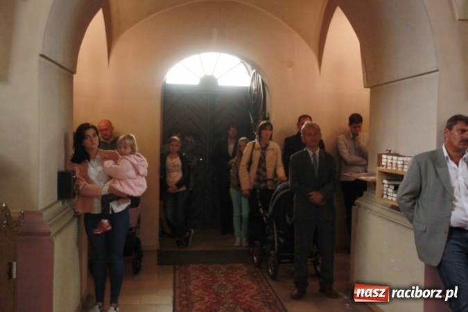 Zdjęcie w galerii na portalu naszraciborz.pl: Rewia, Miraż, zabawa, rozgrywki sportowe i podwójna tęcza, czyli atrakcje II Wielkiego Pikniku Rodzinnego w Wojnowicach wiadomości z regionu