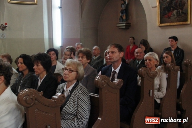 Zdjęcie w galerii na portalu naszraciborz.pl: Rewia, Miraż, zabawa, rozgrywki sportowe i podwójna tęcza, czyli atrakcje II Wielkiego Pikniku Rodzinnego w Wojnowicach wiadomości z regionu